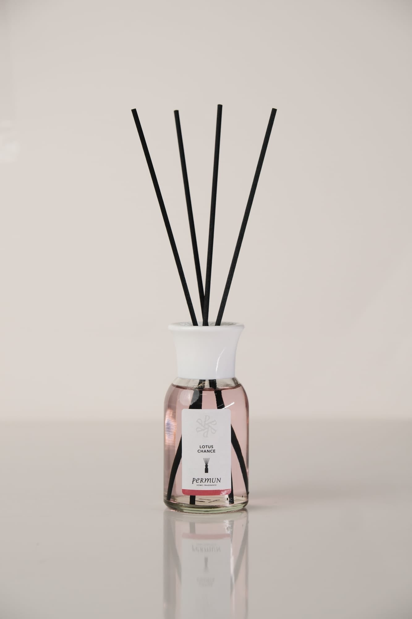 Difuzor de parfum cu bețișoare Lotus Chance 110ml
